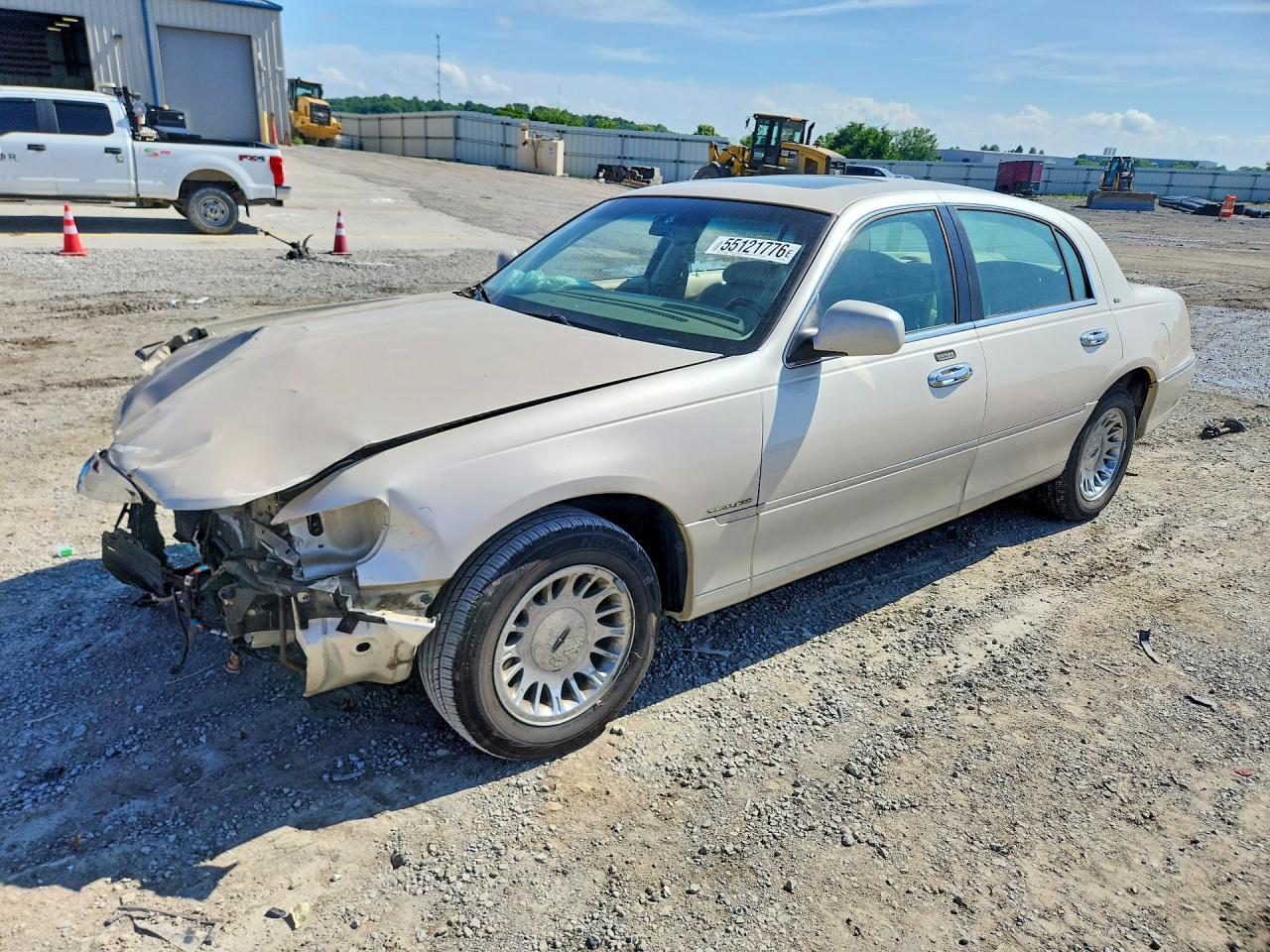 Salvage Lincoln Towncar Image