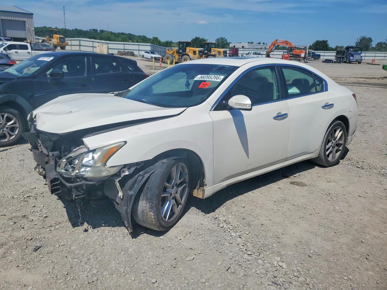 Salvage Nissan Maxima Image