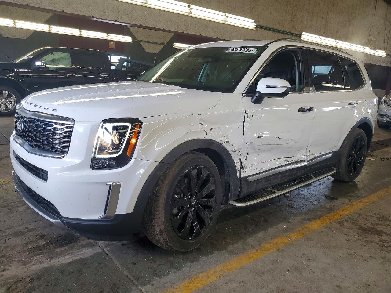 Salvage Kia Telluride Image