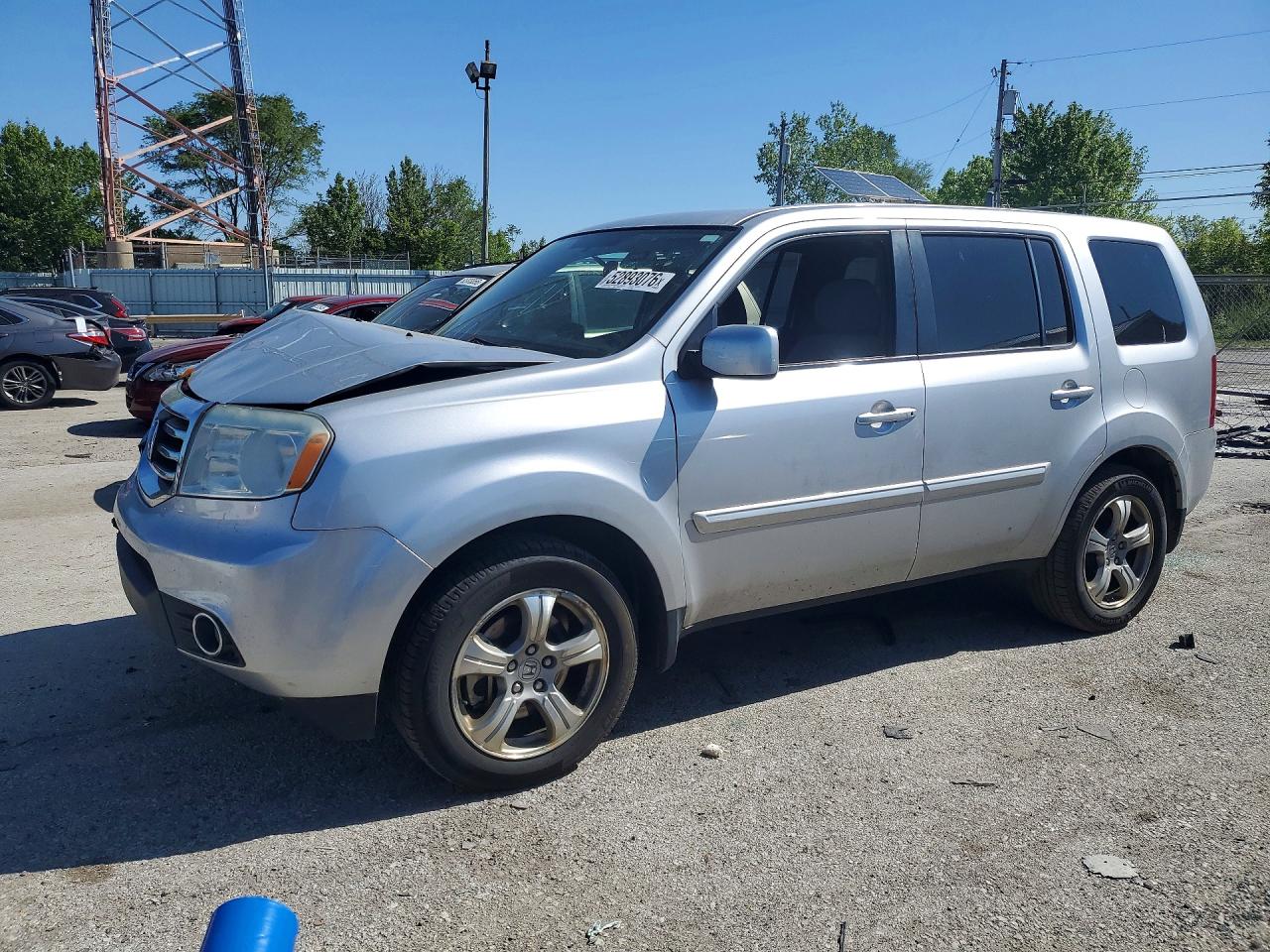 Salvage Honda Pilot Image