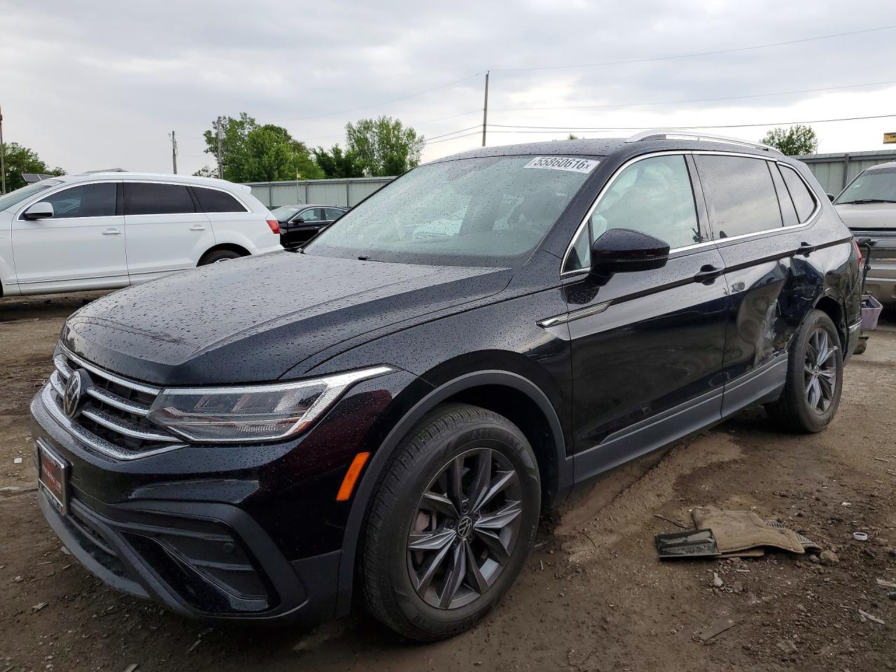 Salvage Volkswagen Tiguan Image