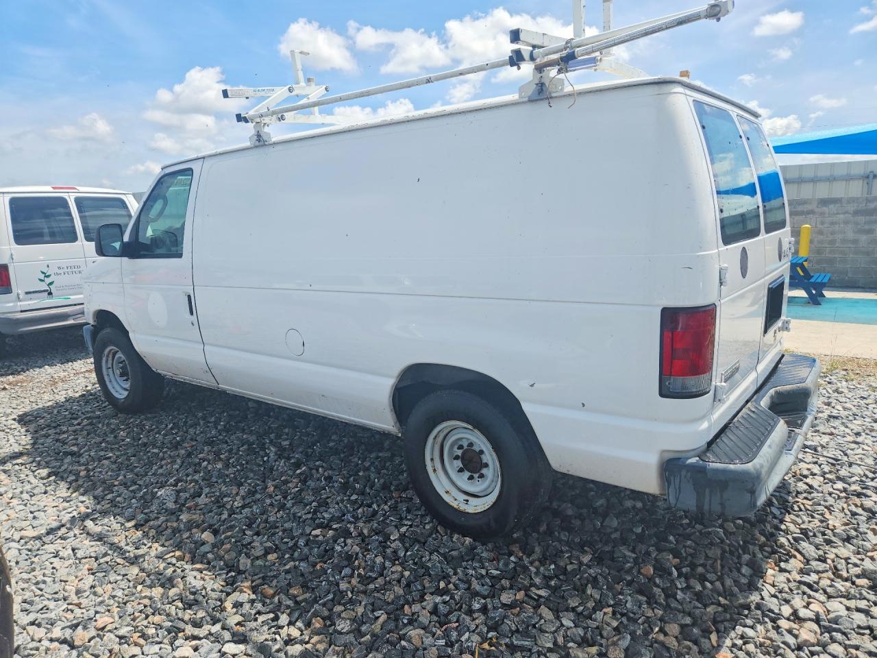 Ford Econoline E350 Super Duty Van