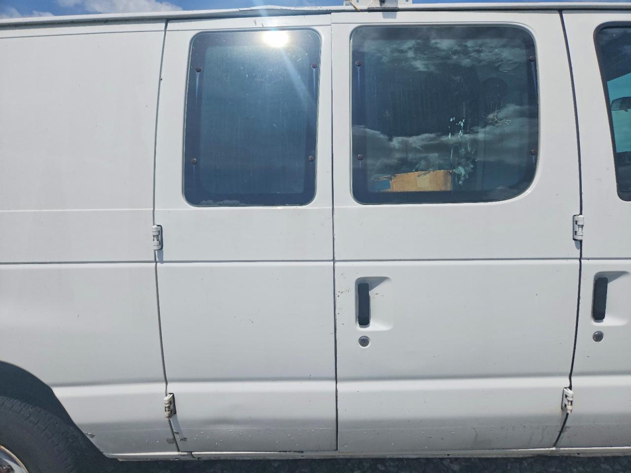 Ford Econoline E350 Super Duty Van