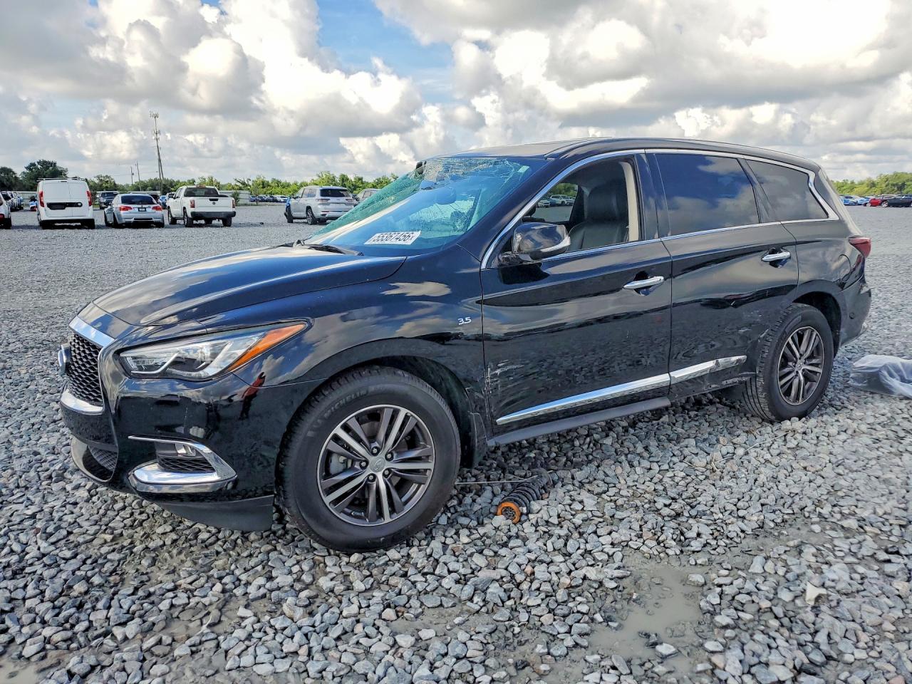 Salvage INFINITI Qx Image