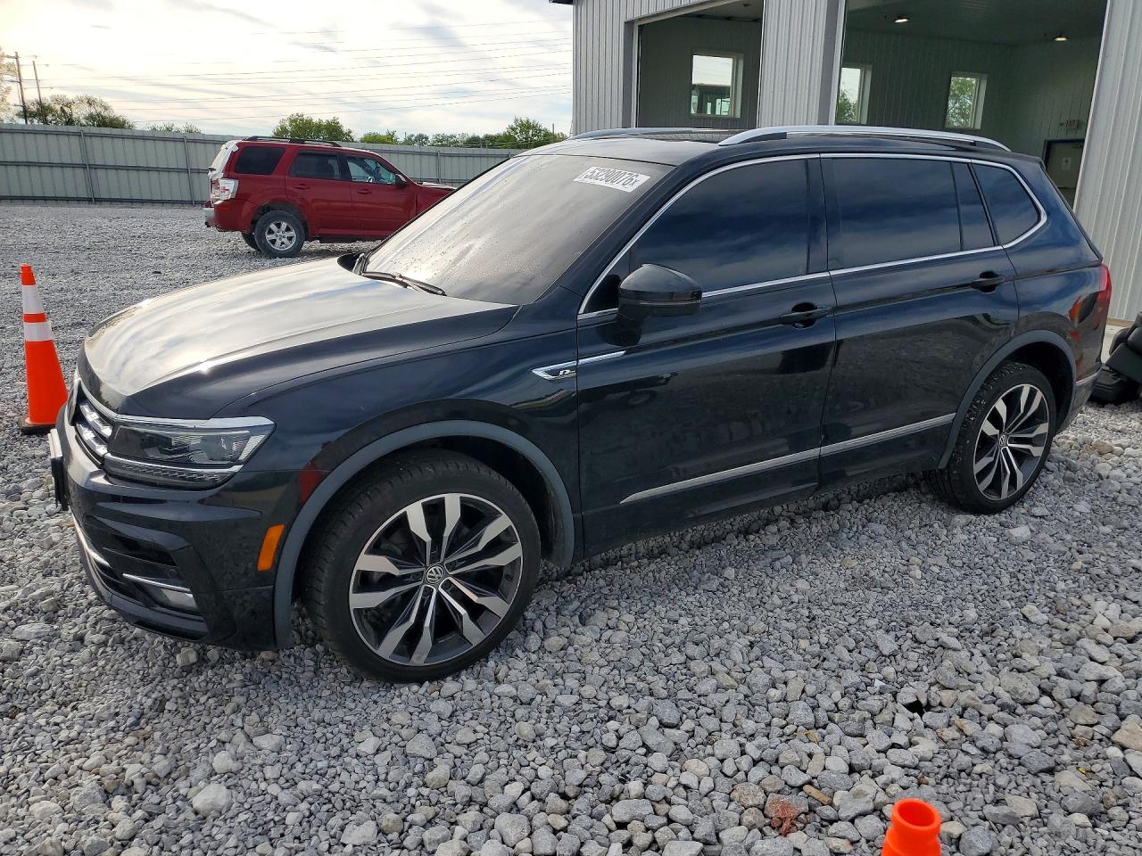 Salvage Volkswagen Tiguan Image