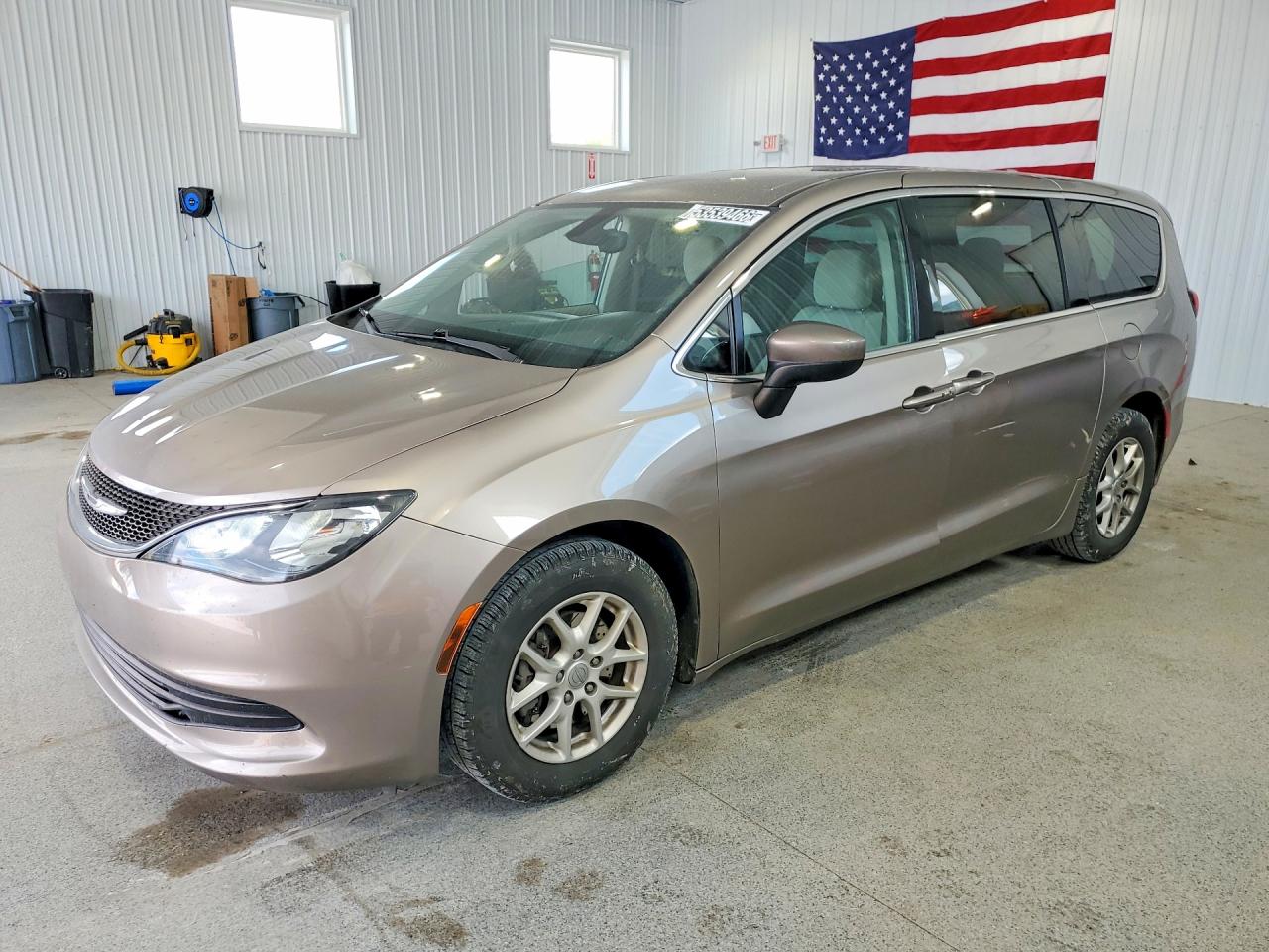 Salvage Chrysler Pacifica Image