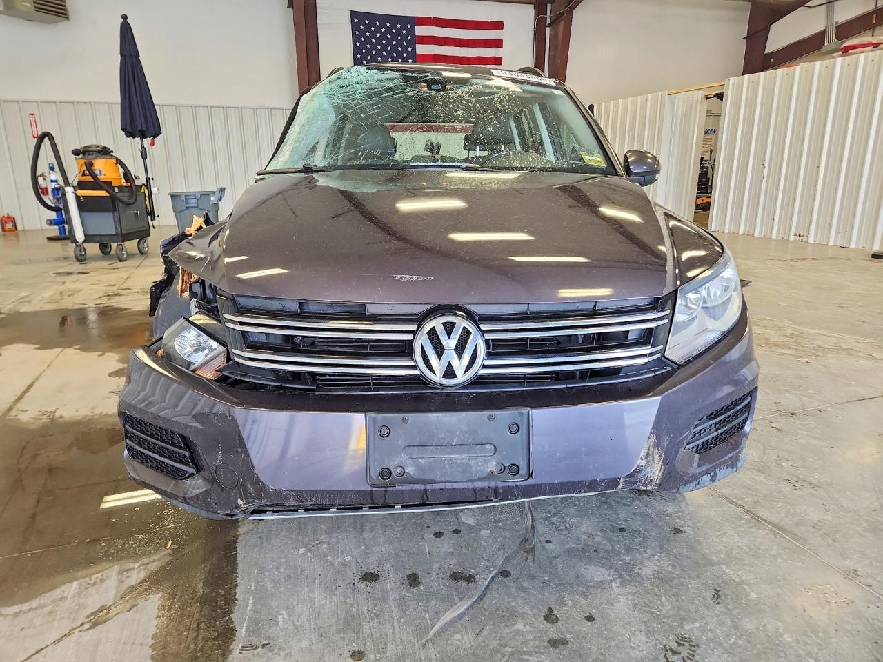 Volkswagen Tiguan S