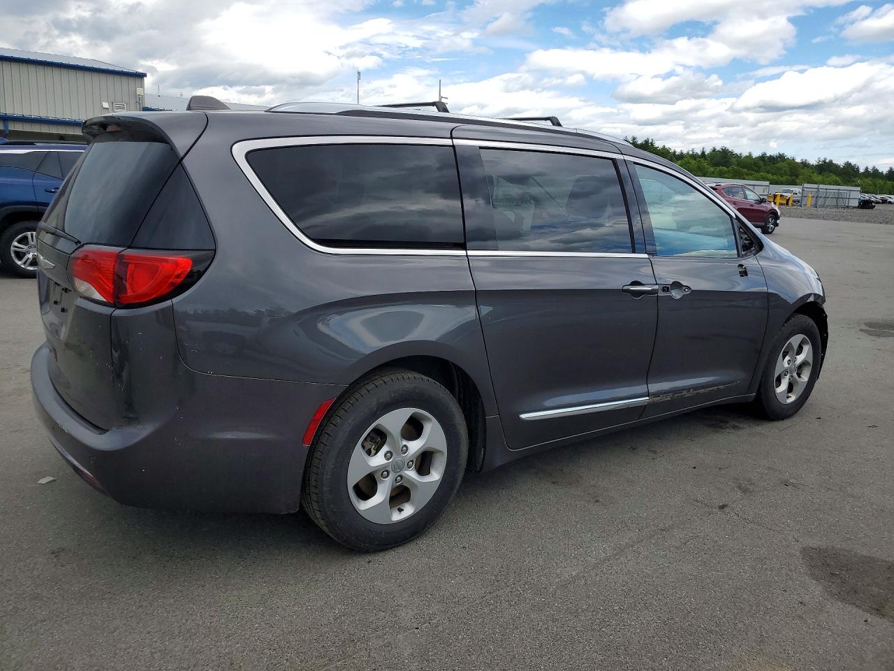 Chrysler Pacifica Touring L Plus