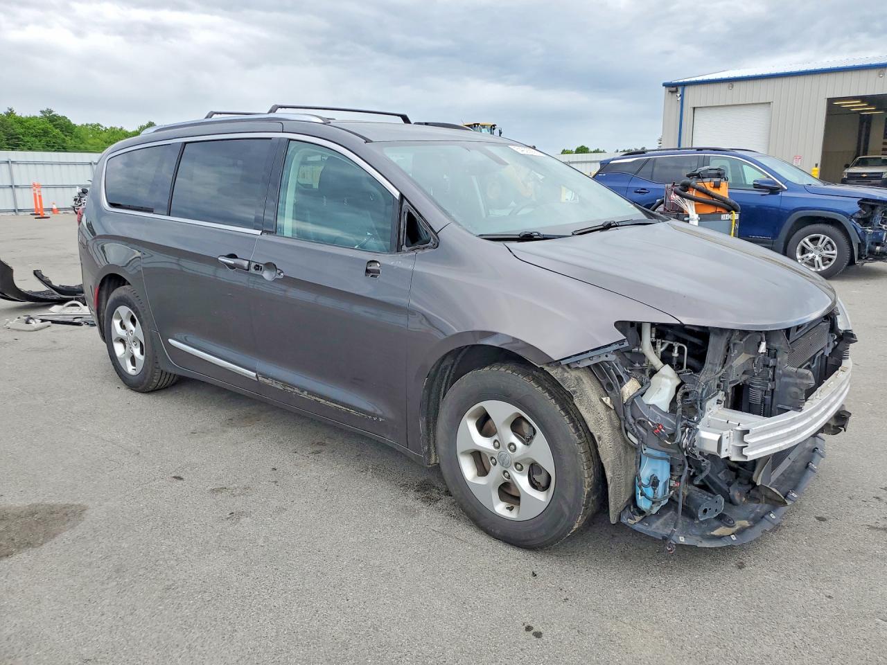 Chrysler Pacifica Touring L Plus