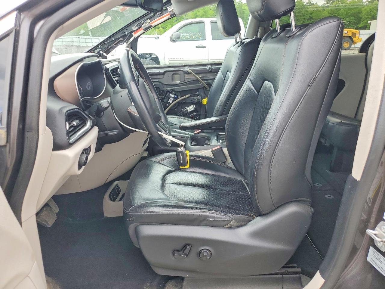 Chrysler Pacifica Touring L Plus