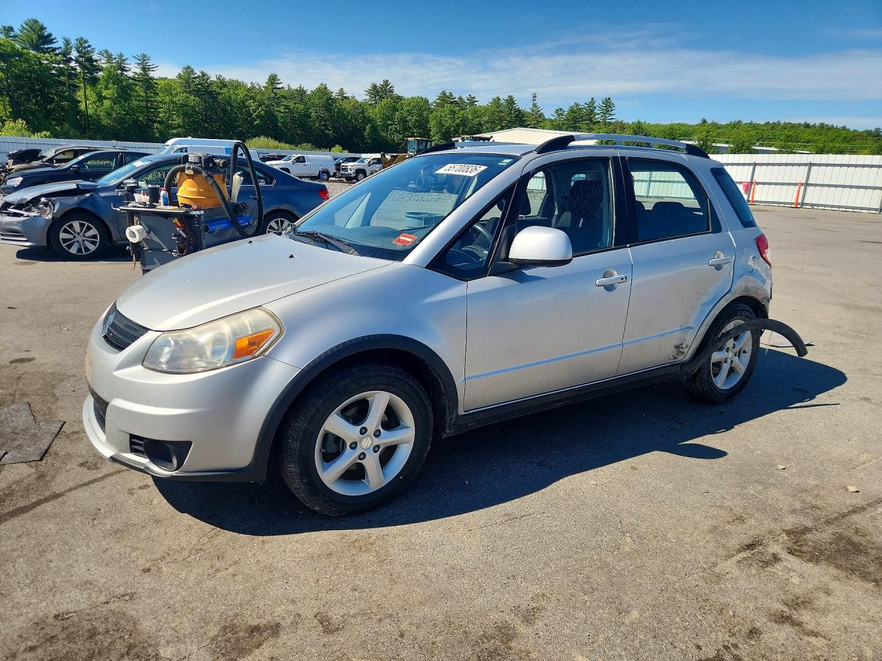 Salvage Suzuki SX4 Image