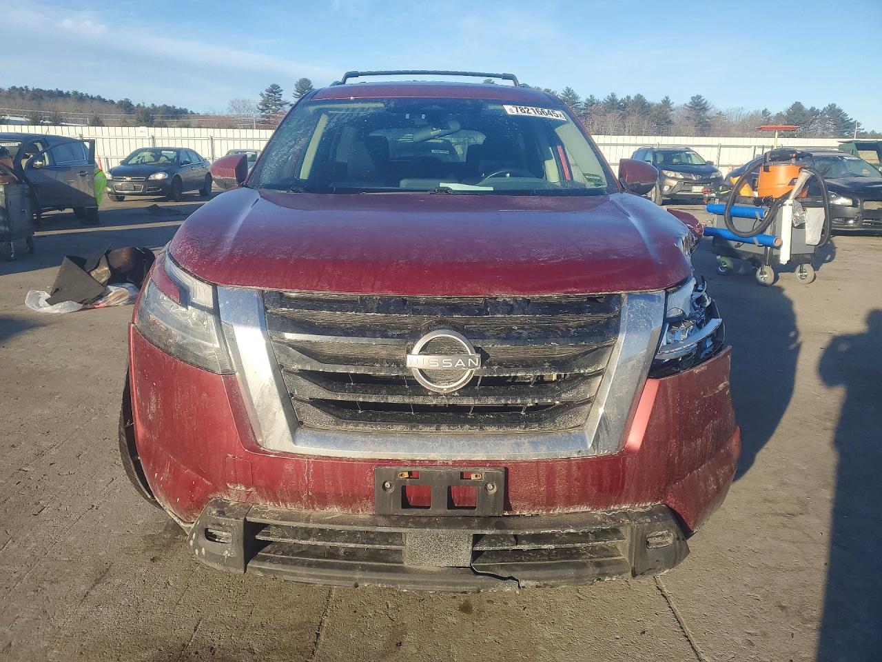 Nissan Pathfinder Sv