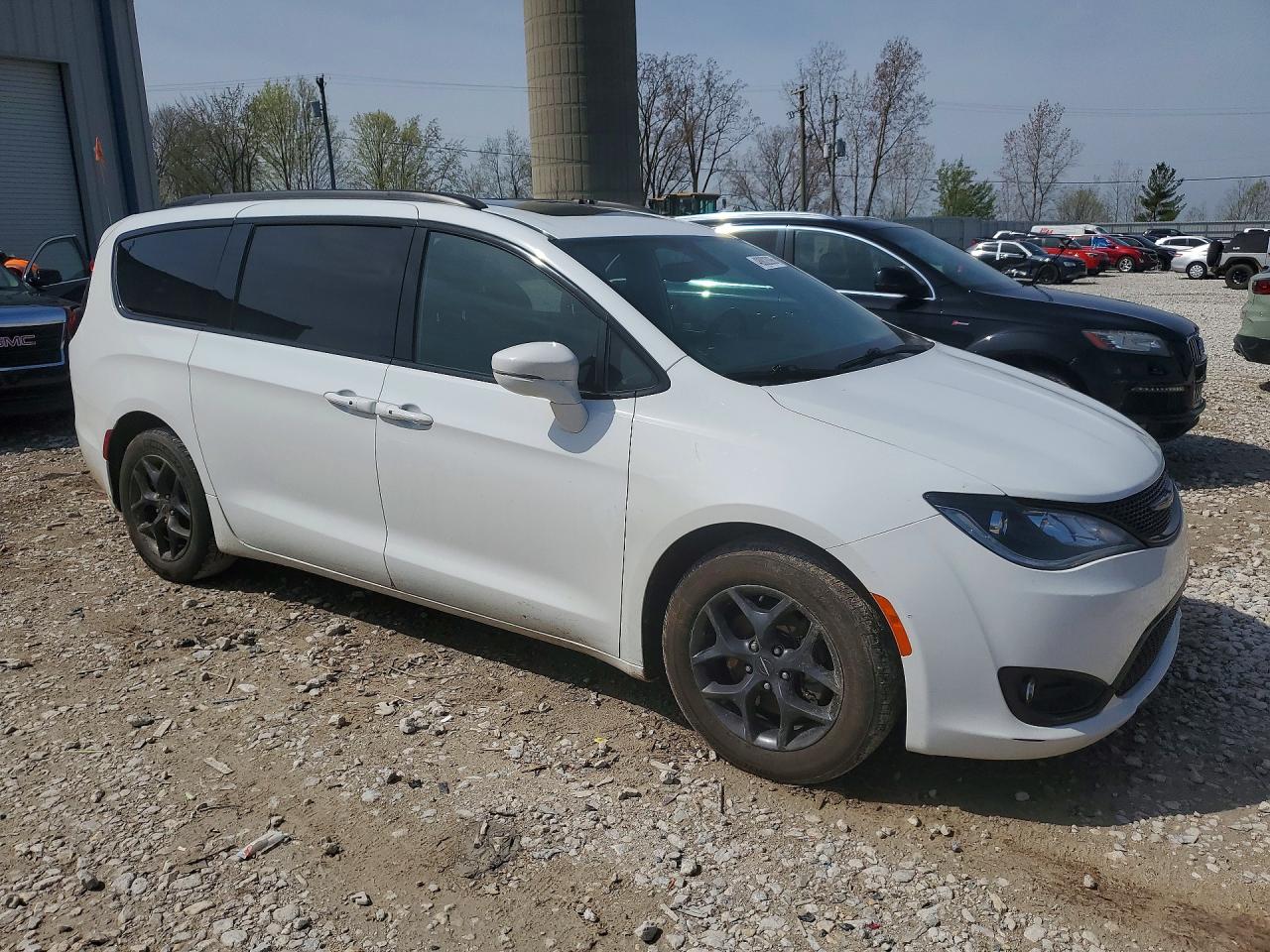 Chrysler Pacifica Limited