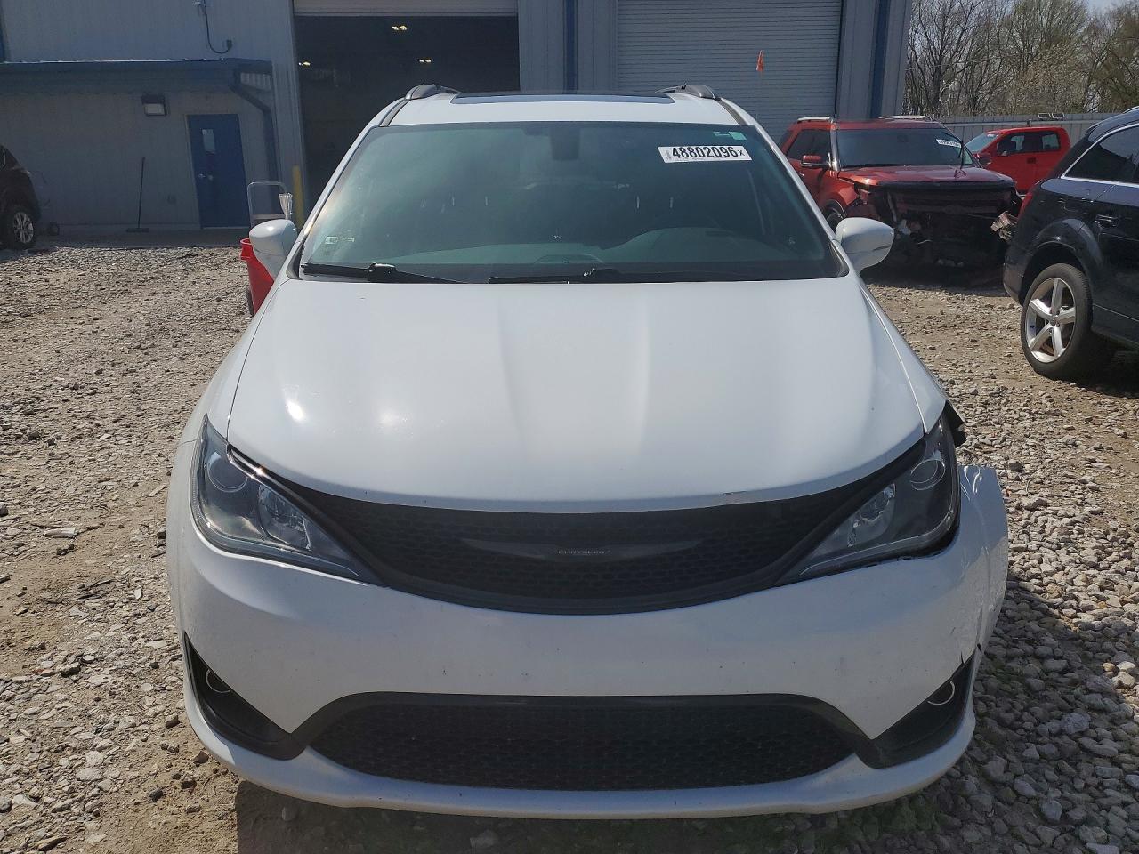 Chrysler Pacifica Limited