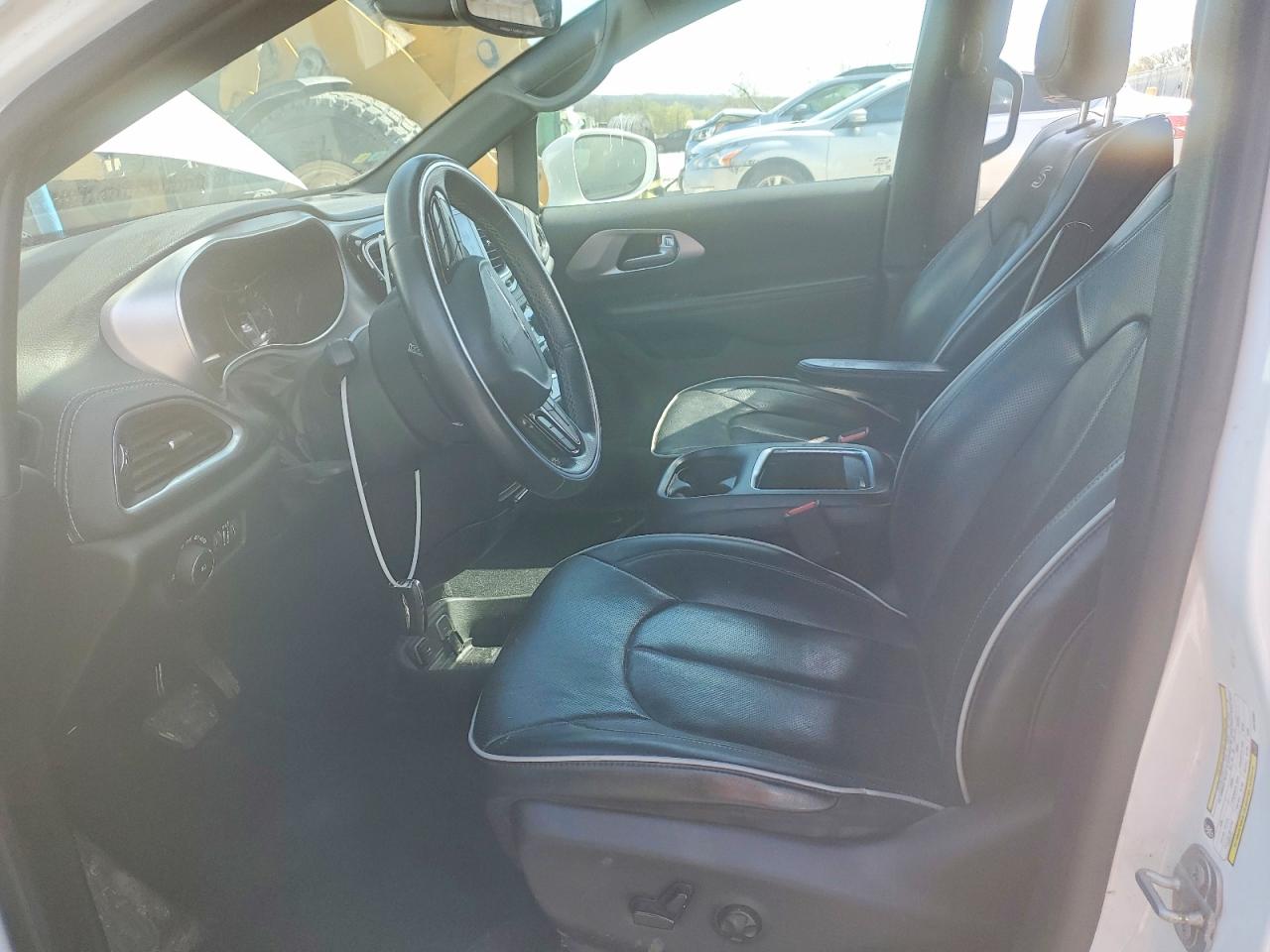 Chrysler Pacifica Limited