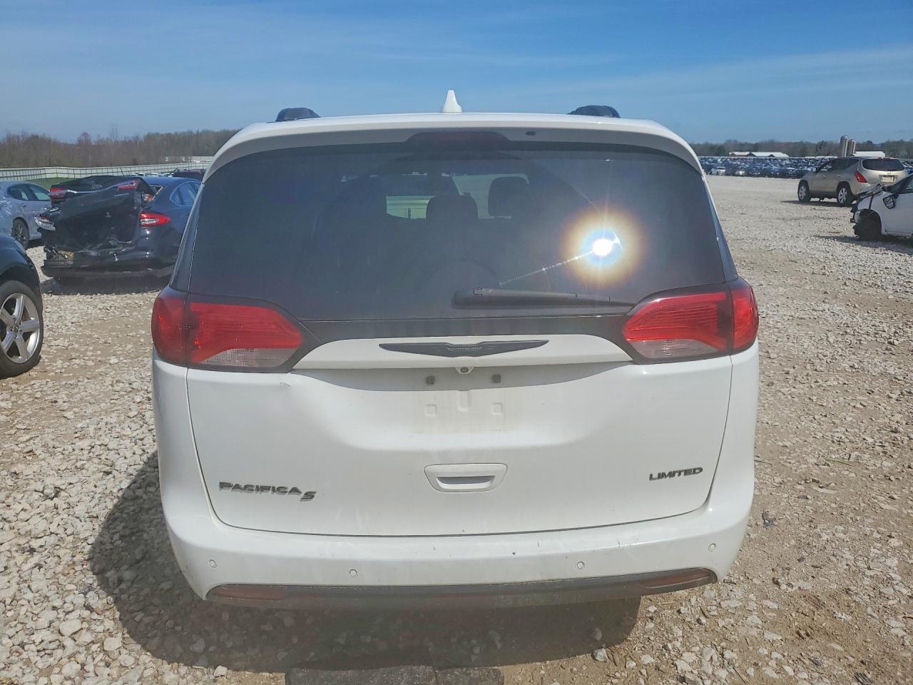 Chrysler Pacifica Limited