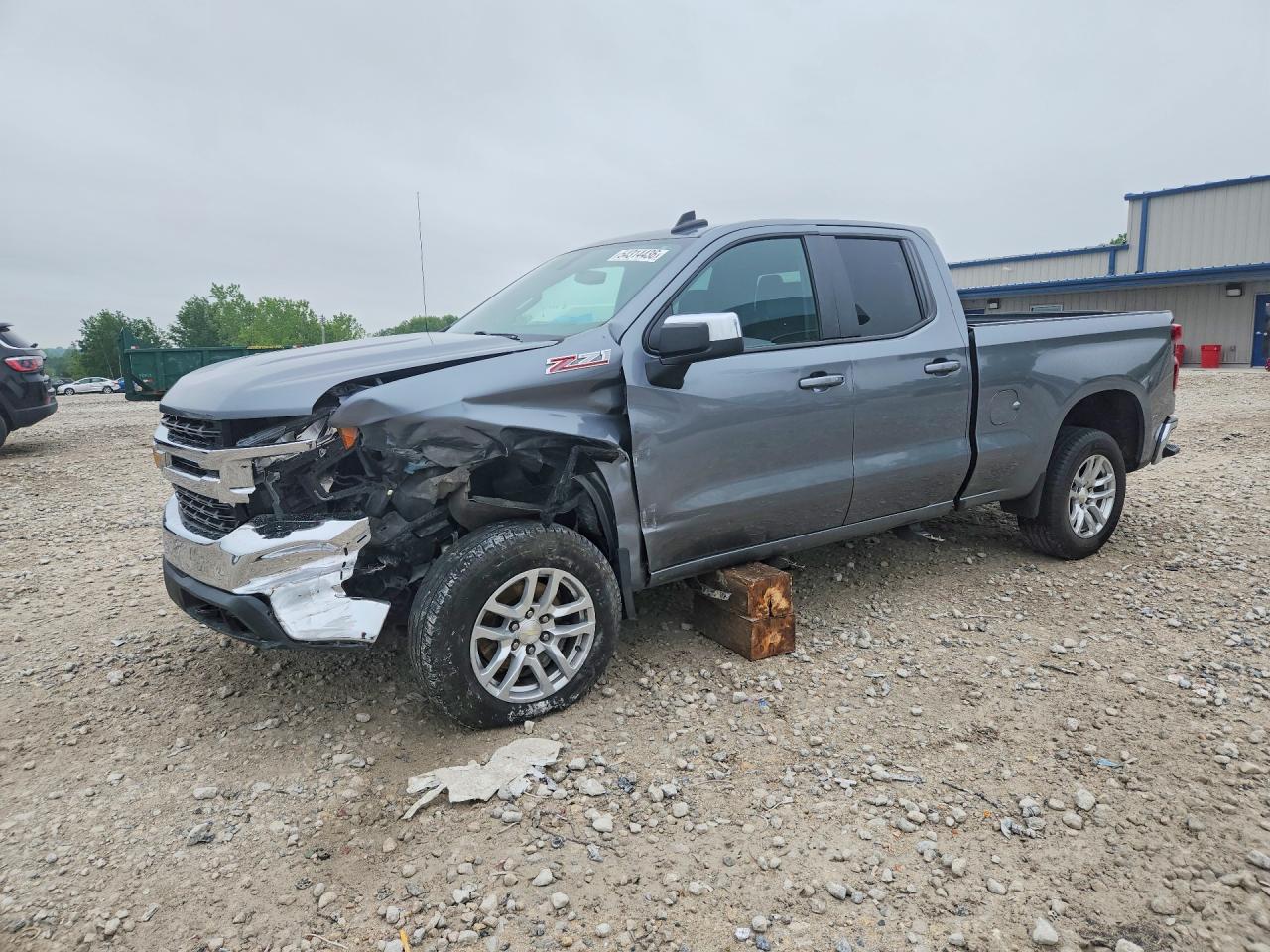 Salvage Chevrolet Silverado Image