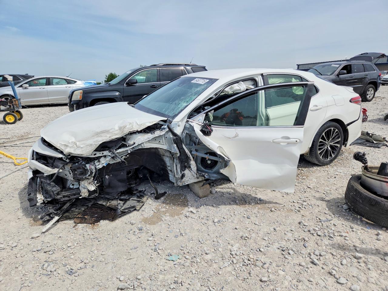 Salvage Toyota Camry Image