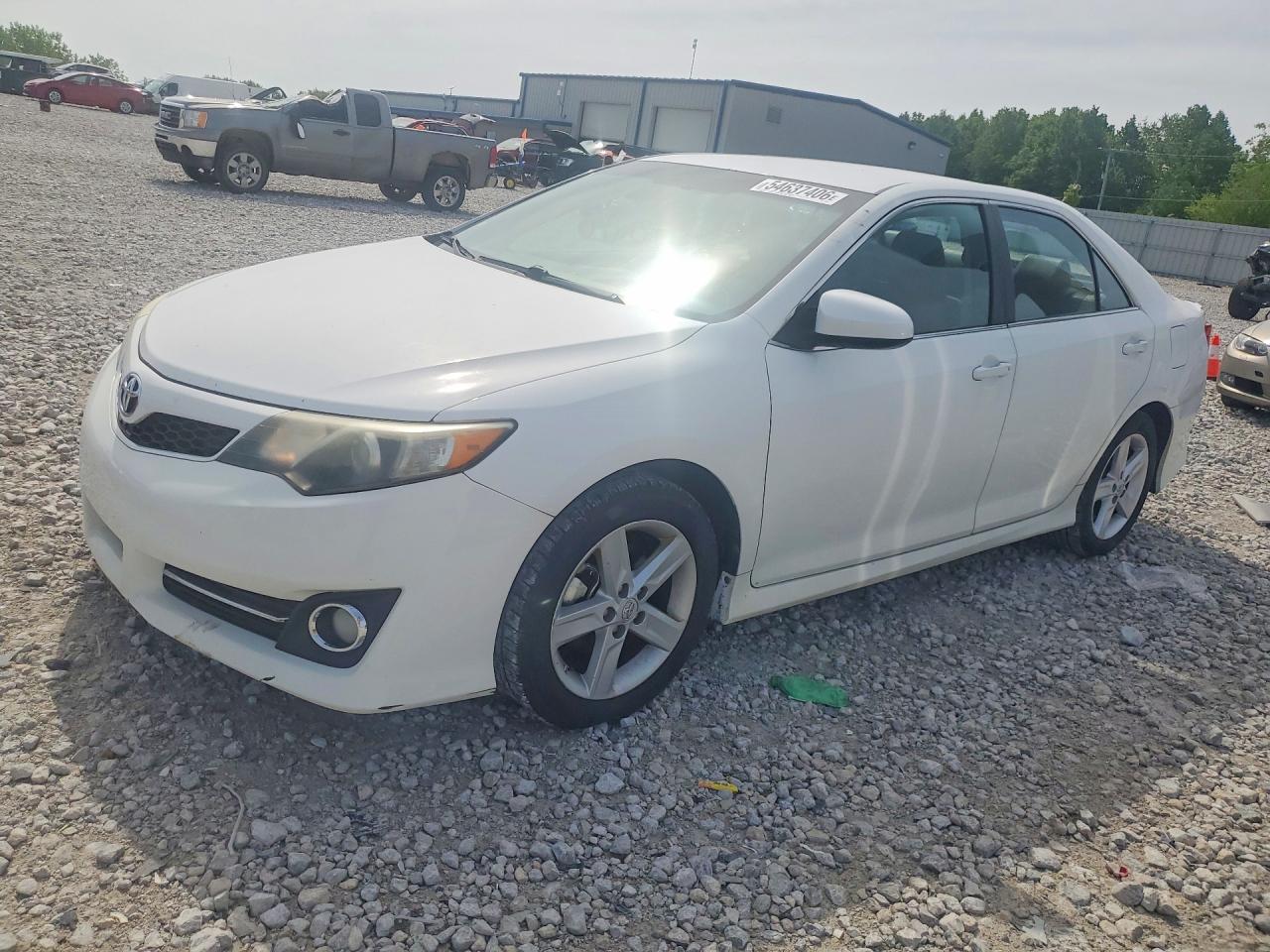 Salvage Toyota Camry Image