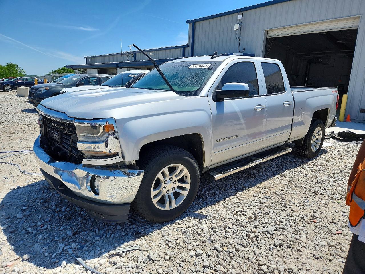 Salvage Chevrolet Silverado Image