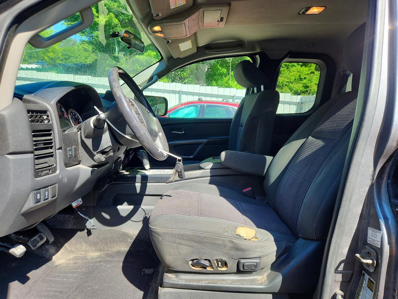 Nissan Titan Sv