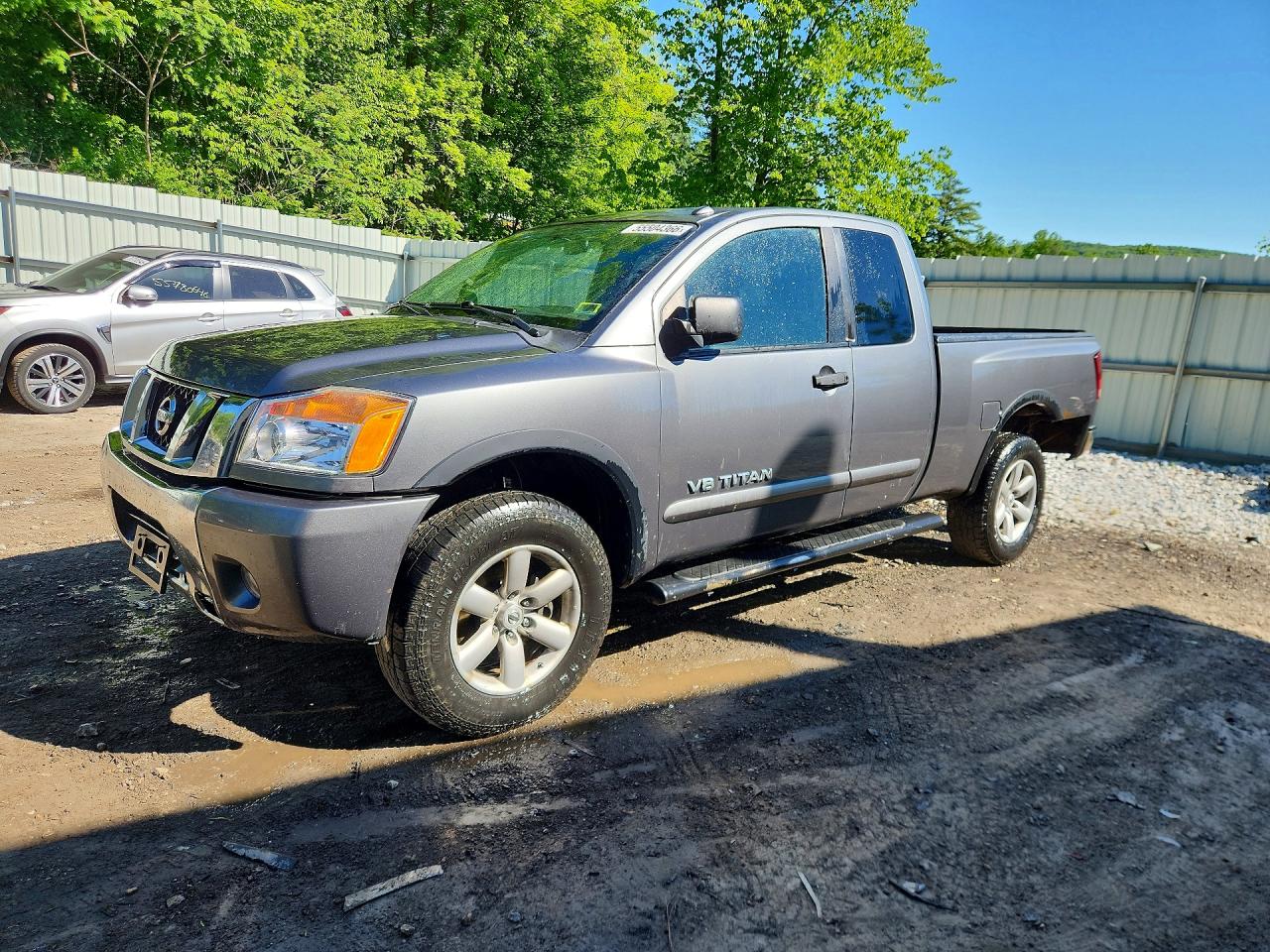 Salvage Nissan Titan Image