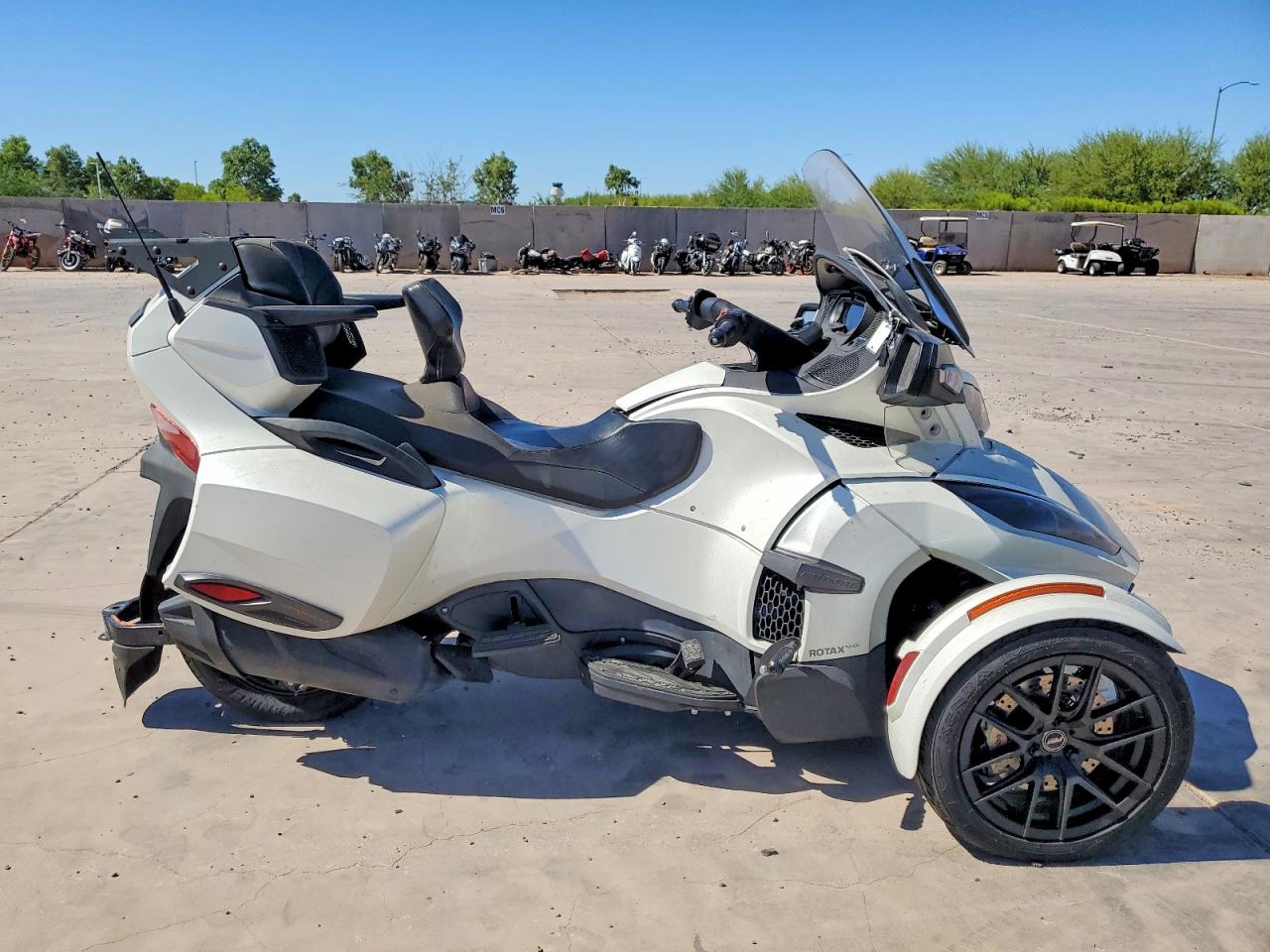 Salvage Can-Am Spyder Image