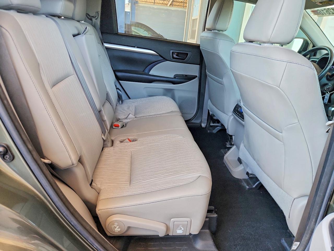 Toyota Highlander Le Plus