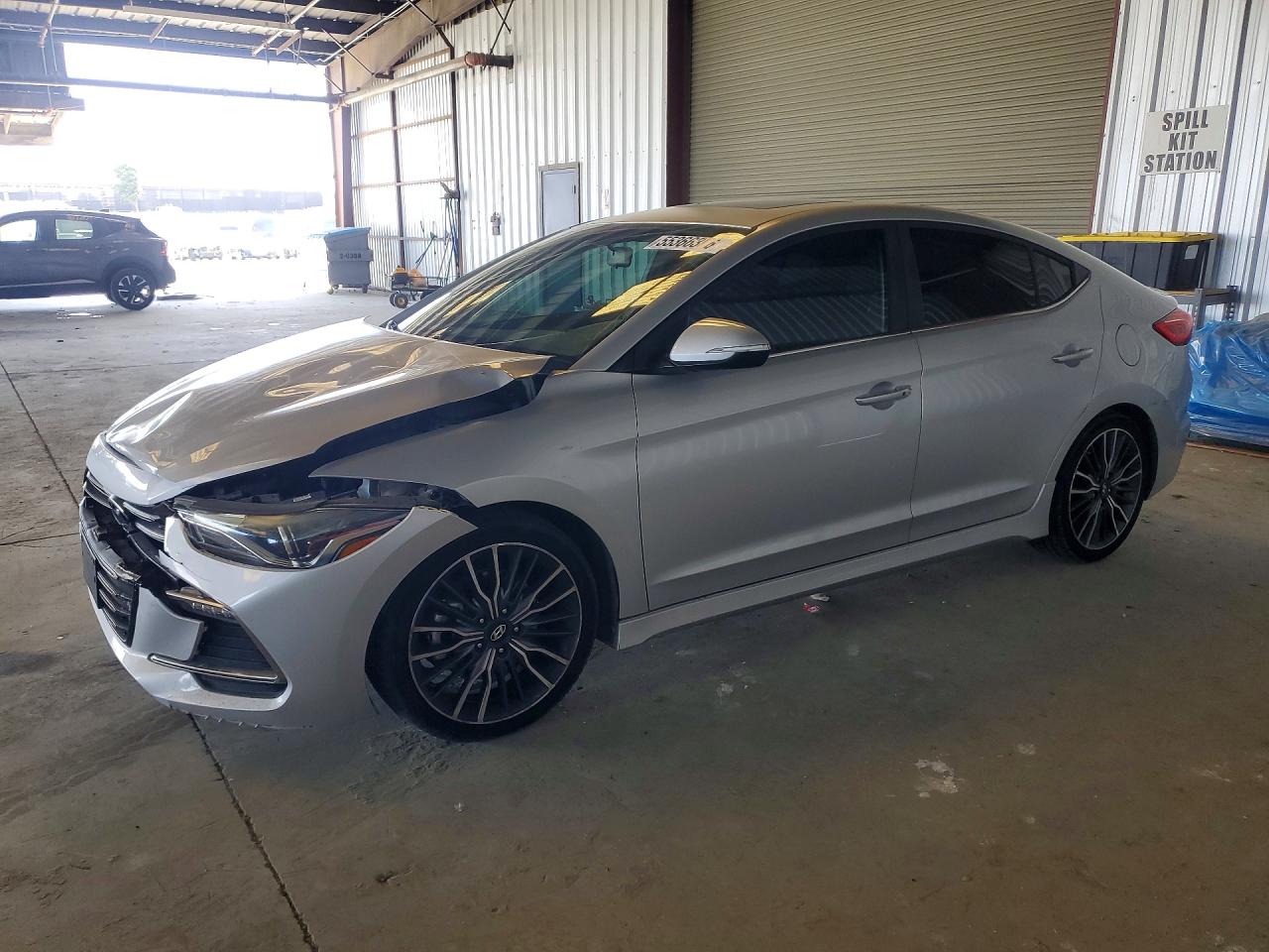 Salvage Hyundai ELANTRA Image