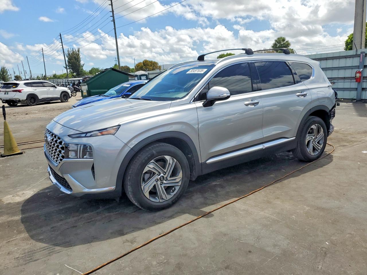 Salvage Hyundai SANTA FE Image