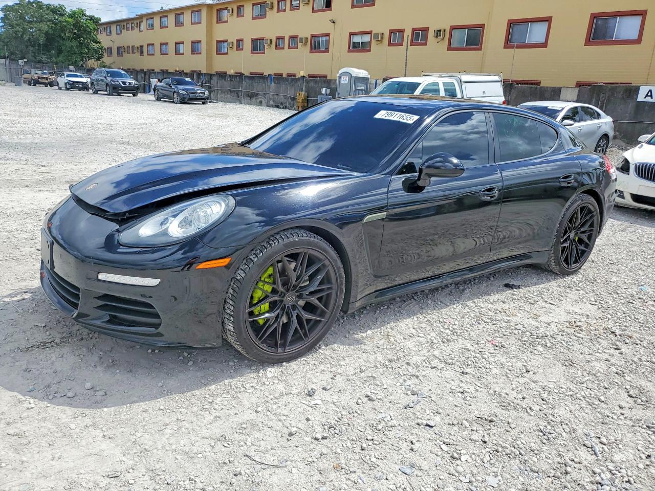 Salvage Porsche Panamera Image