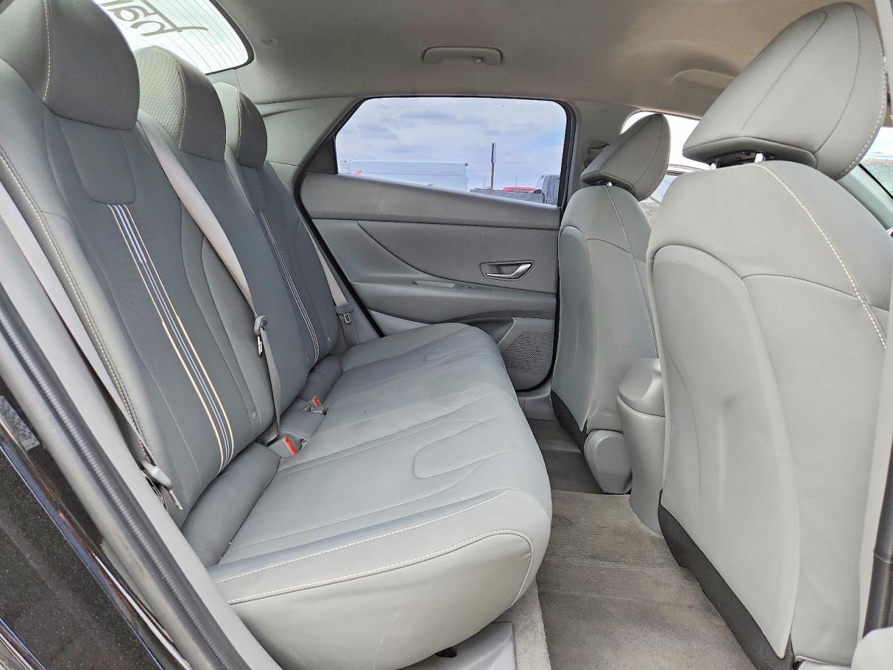 Hyundai ELANTRA Sel