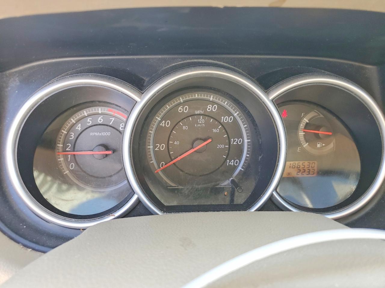 Nissan Versa 1.8 S