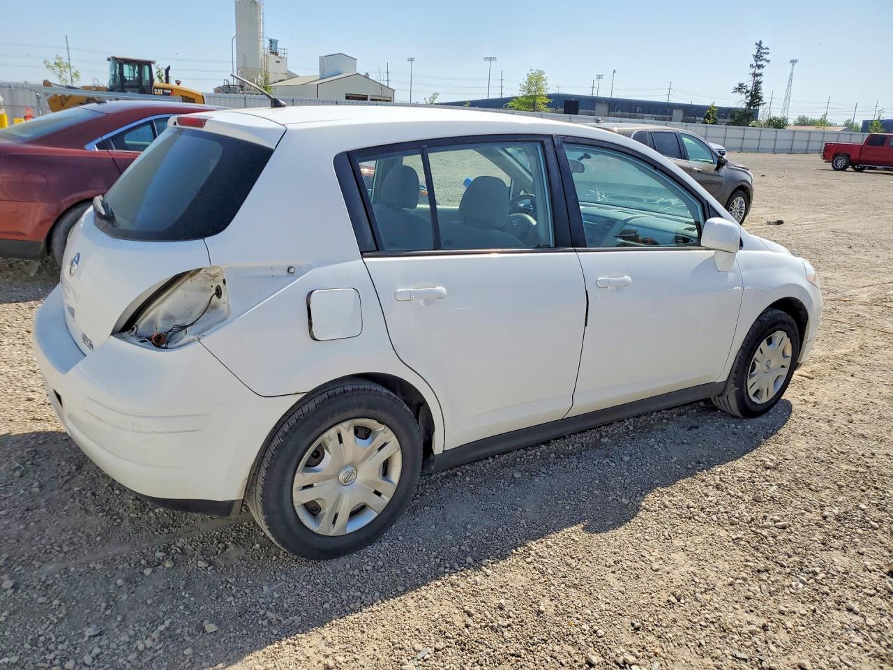 Nissan Versa 1.8 S
