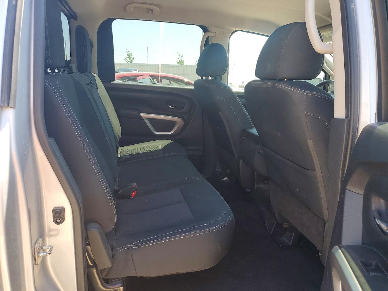 Nissan Titan Sv