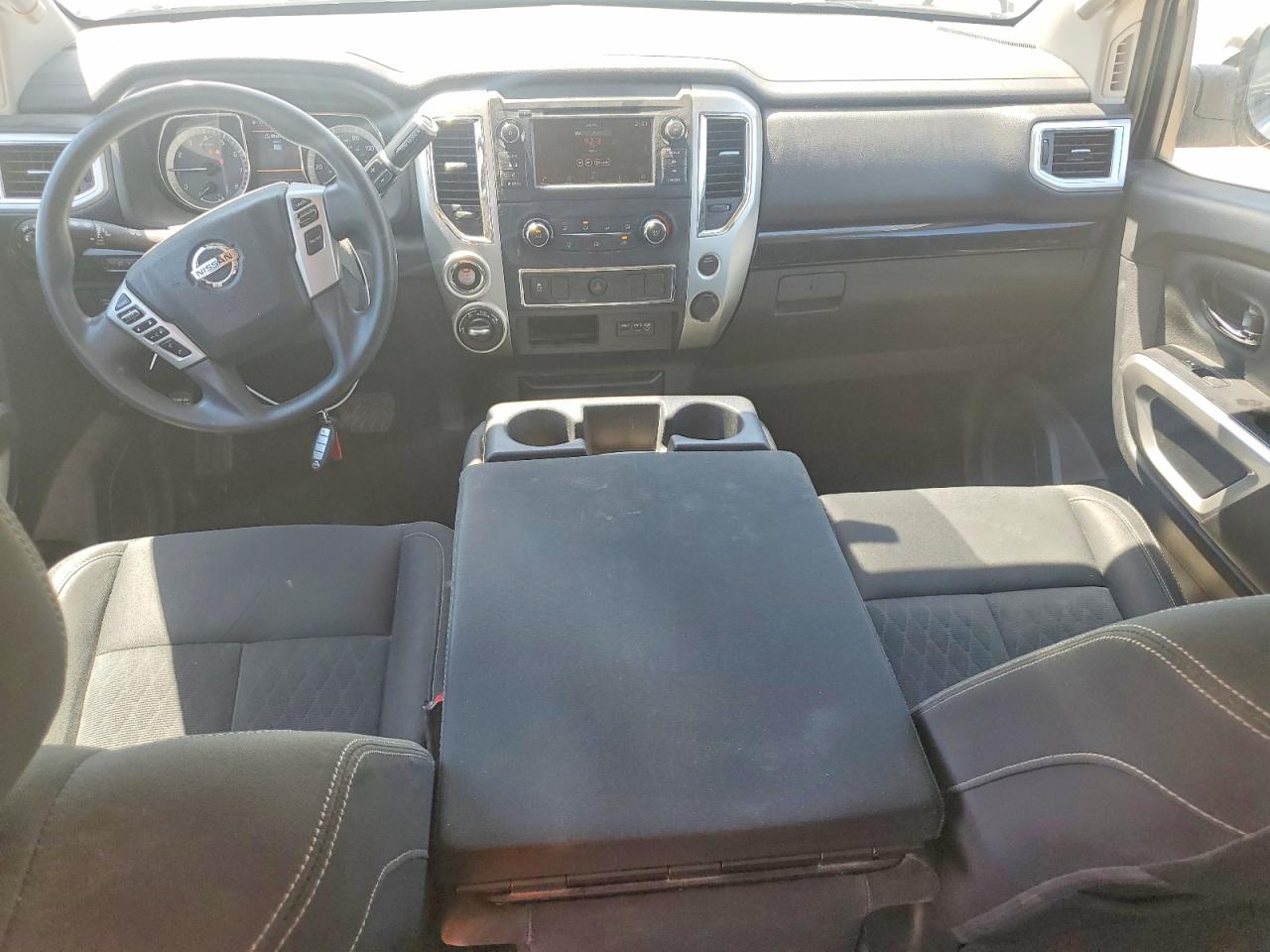 Nissan Titan Sv
