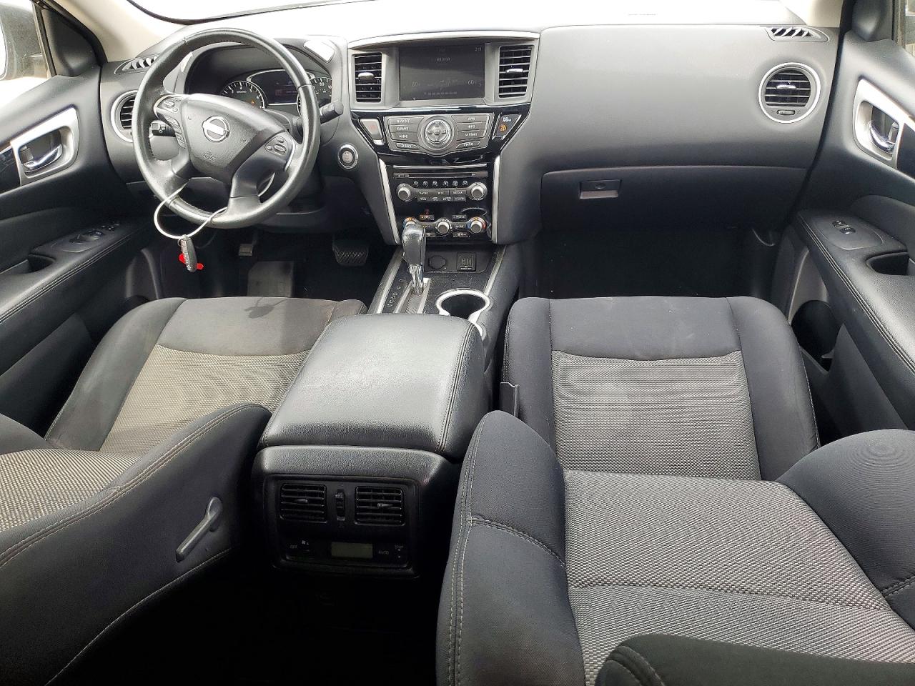 Nissan Pathfinder Sv