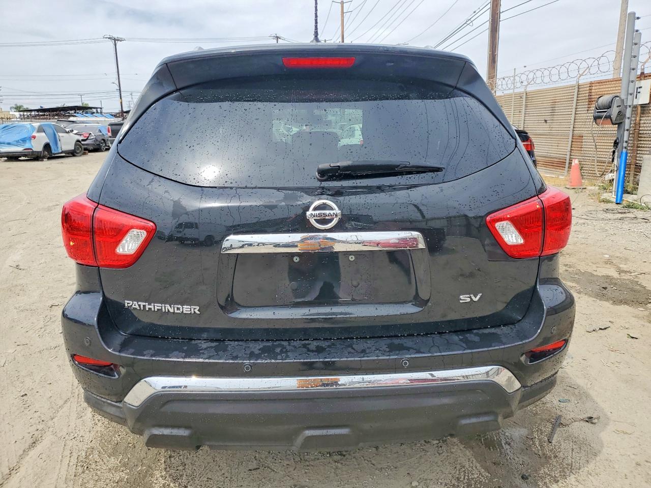 Nissan Pathfinder Sv