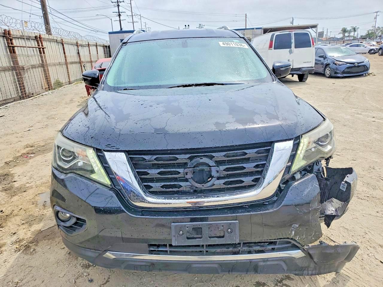 Nissan Pathfinder Sv