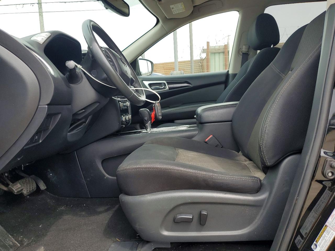 Nissan Pathfinder Sv
