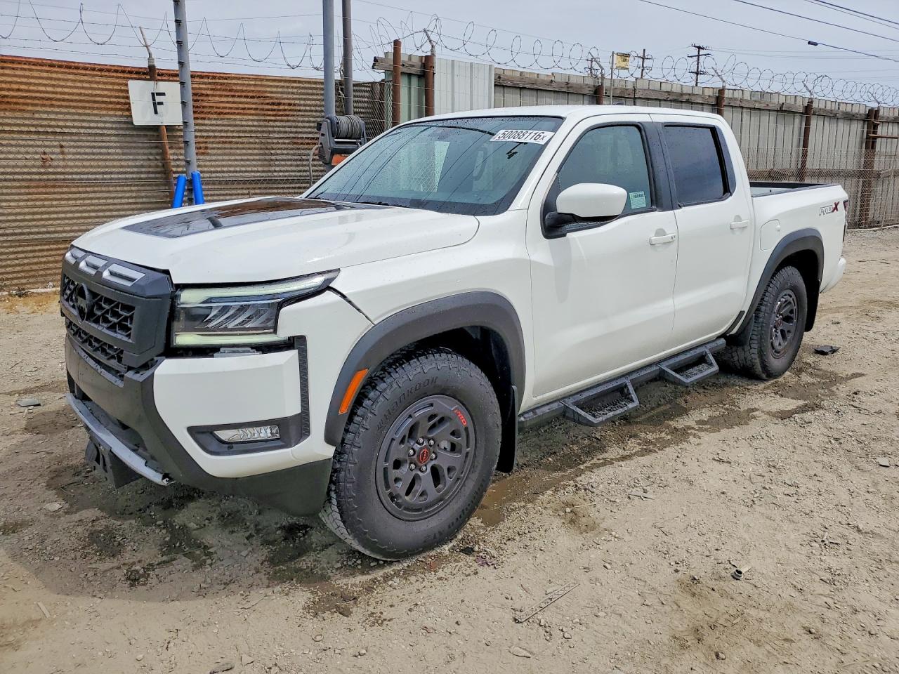 Salvage Nissan Frontier Image