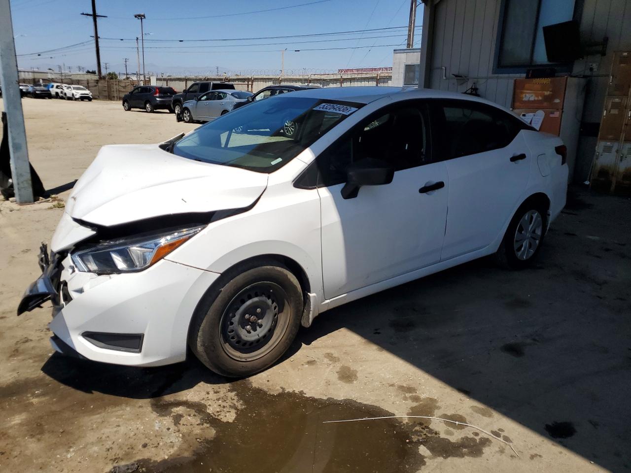 Salvage Nissan Versa Image