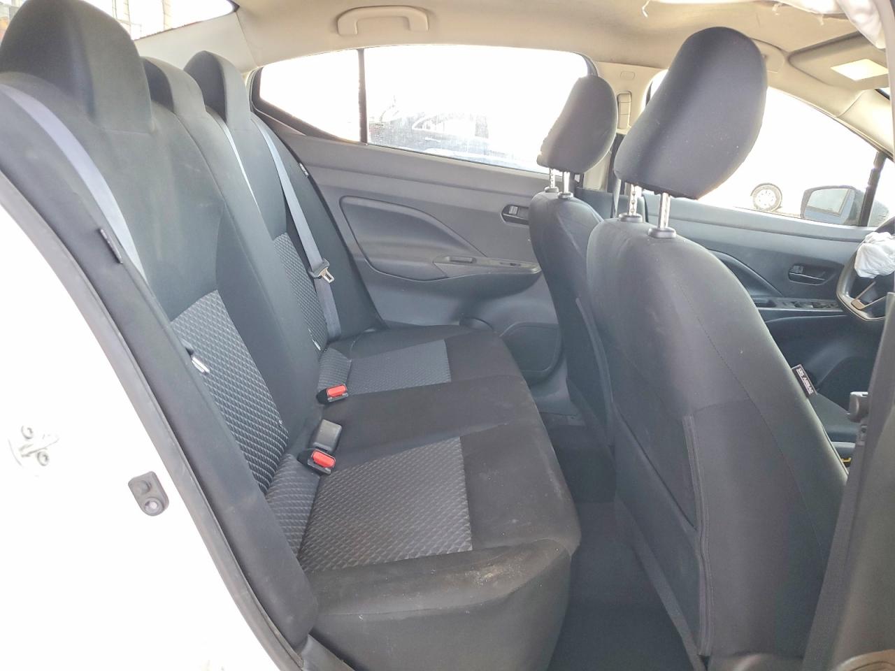 Nissan Versa S
