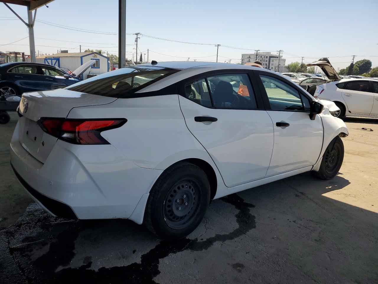 Nissan Versa S