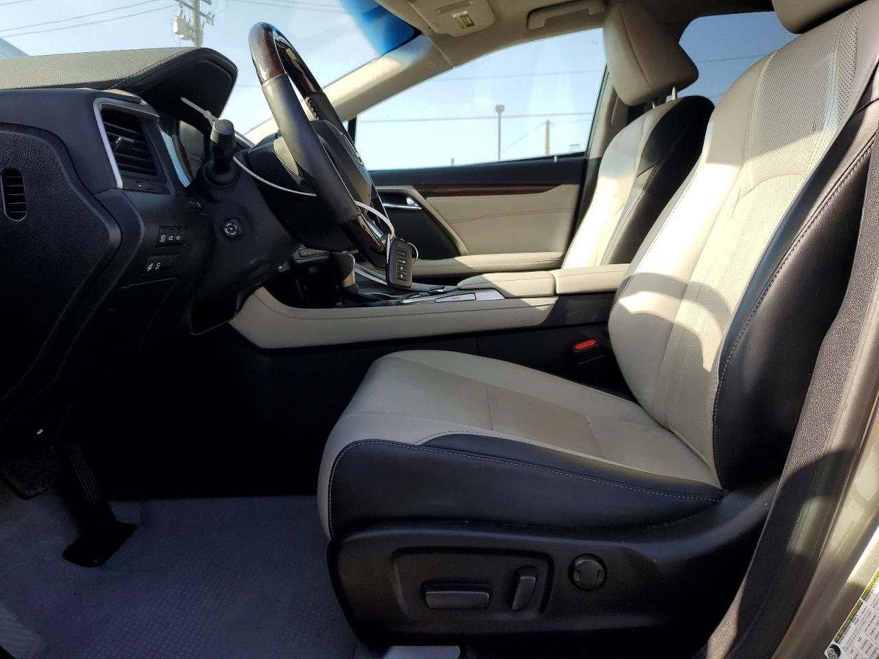 Lexus RX Base