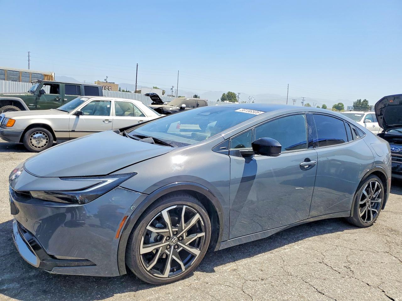 Salvage Toyota Prius Image