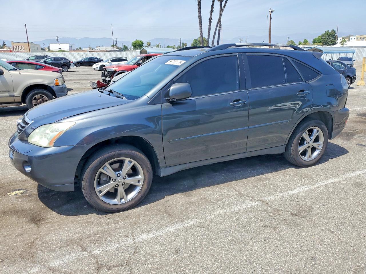 Salvage Lexus RX Image