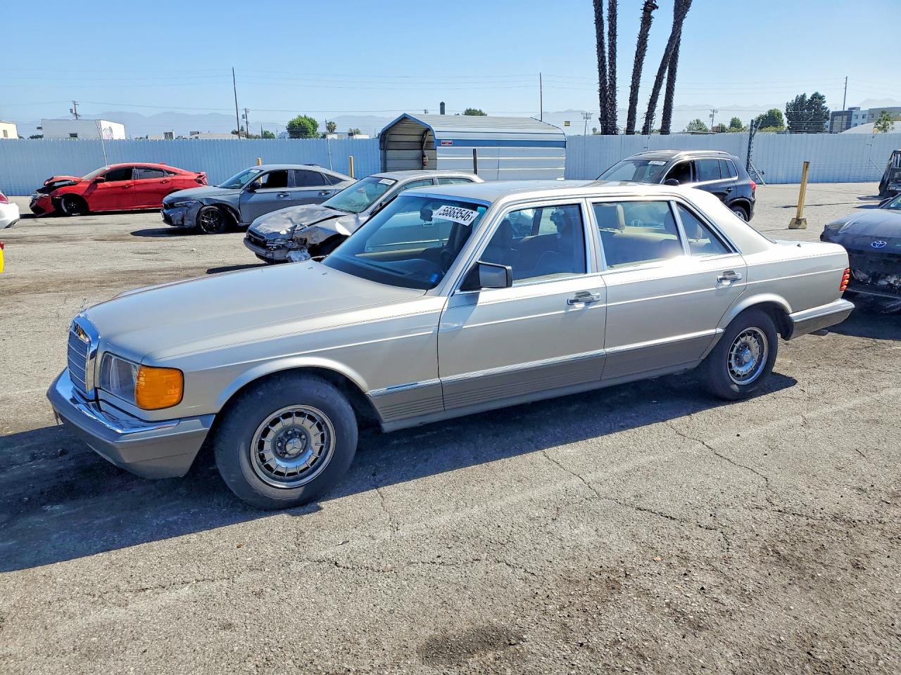 Salvage Mercedes-Benz 500-Class Image