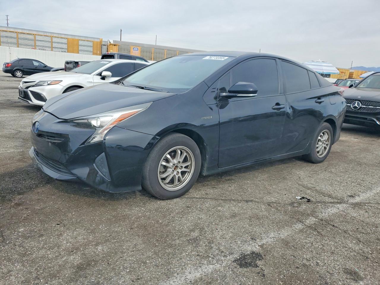 Salvage Toyota Prius Image