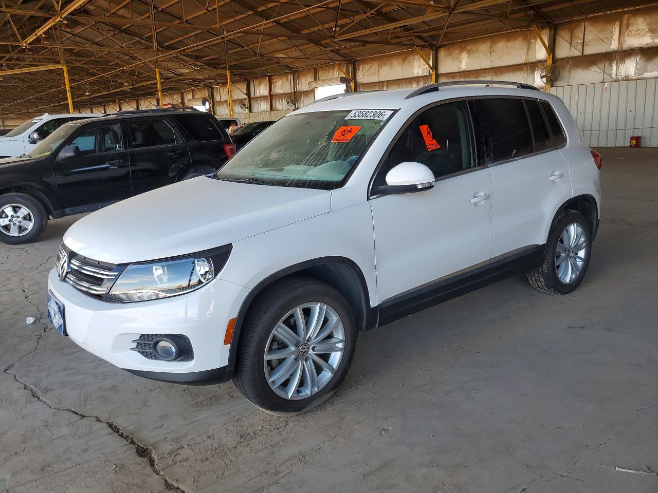 Salvage Volkswagen Tiguan Image